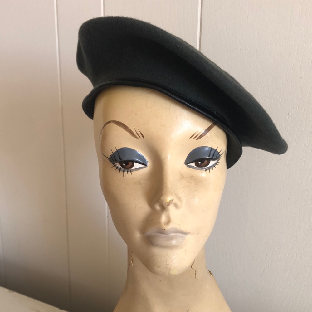 Kangol monty beret size large in evergreen